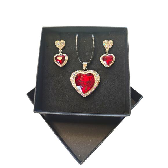 Rubylishious 
Silver set of earrings and pendant red ruby shape with silver pend - Picture 1 of 2